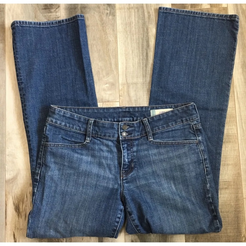 GAP 1969 curvy bootcut flap pocket jeans. Size 6A.